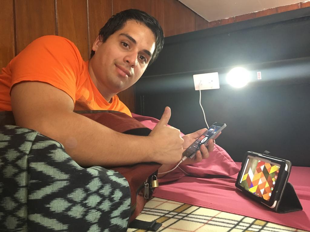 Cama en habitación compartida masculina de 4 camas